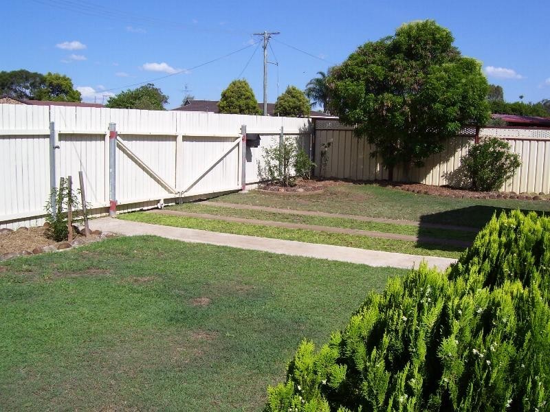 12 Lee Court, Nanango QLD 4615