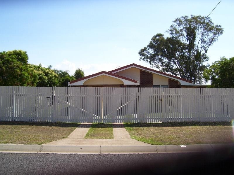 12 Lee Court, Nanango QLD 4615