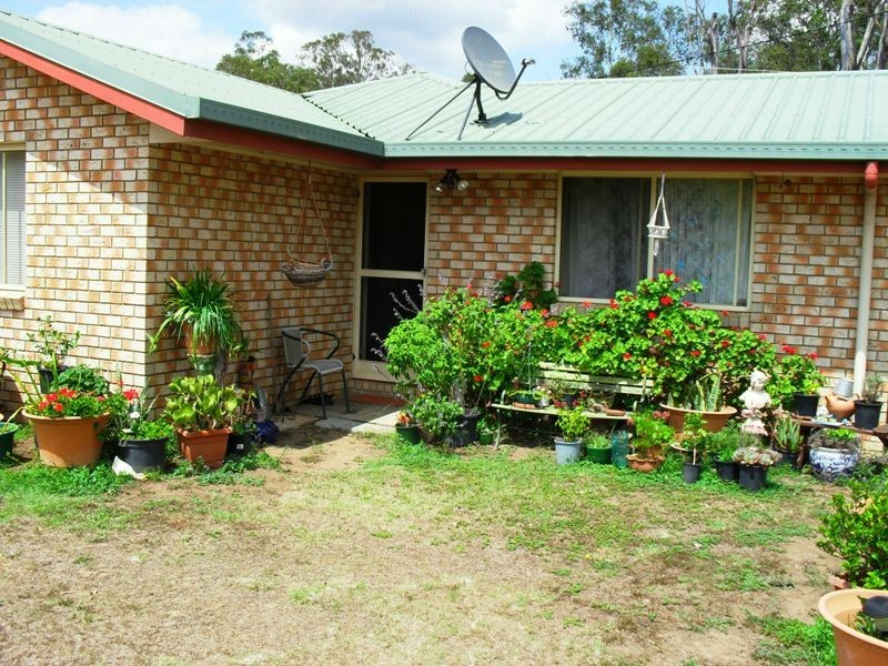 7b Grey Street, Nanango QLD 4615