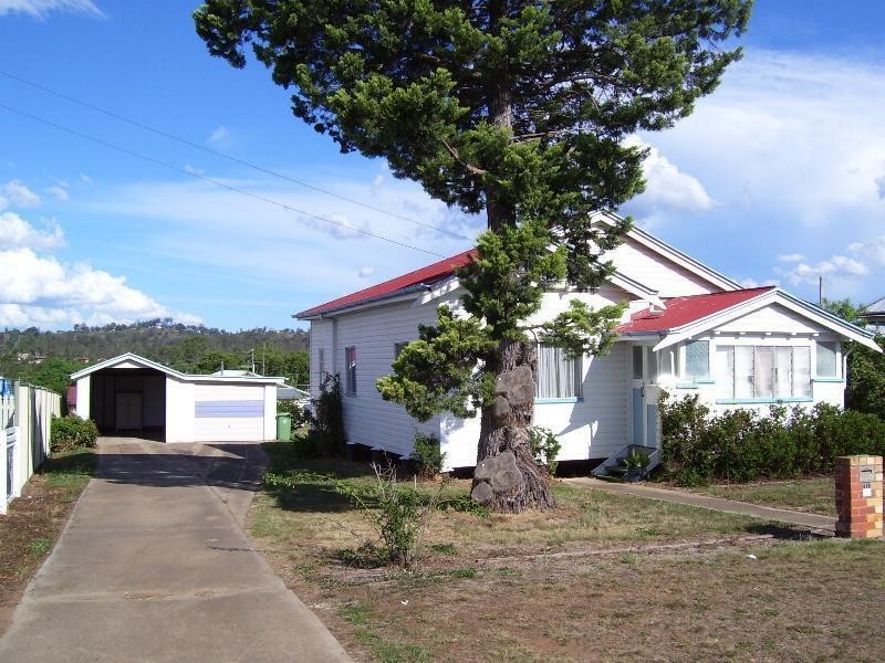 22 Gipps Street, Nanango QLD 4615