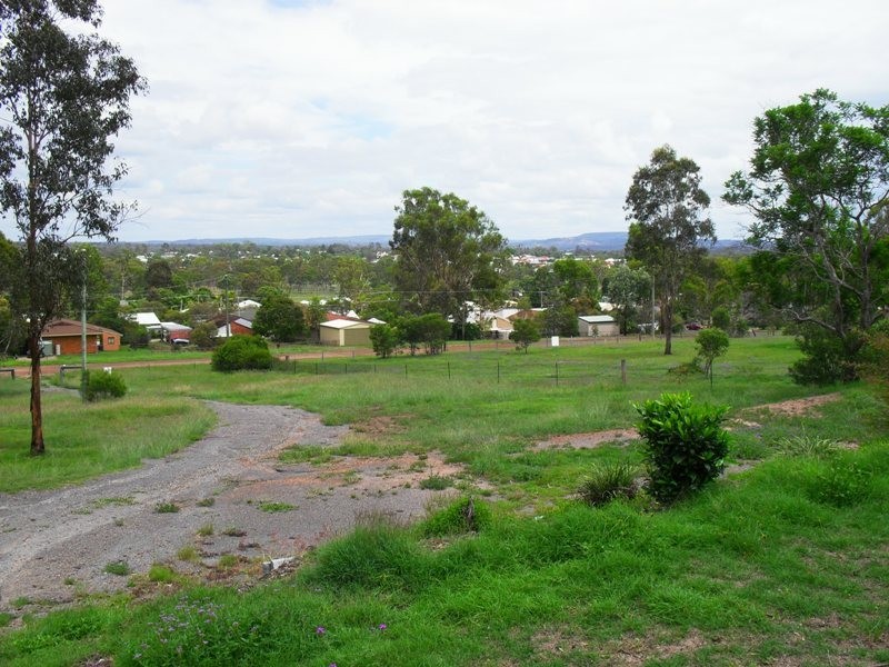 52 Home Street, Nanango QLD 4615
