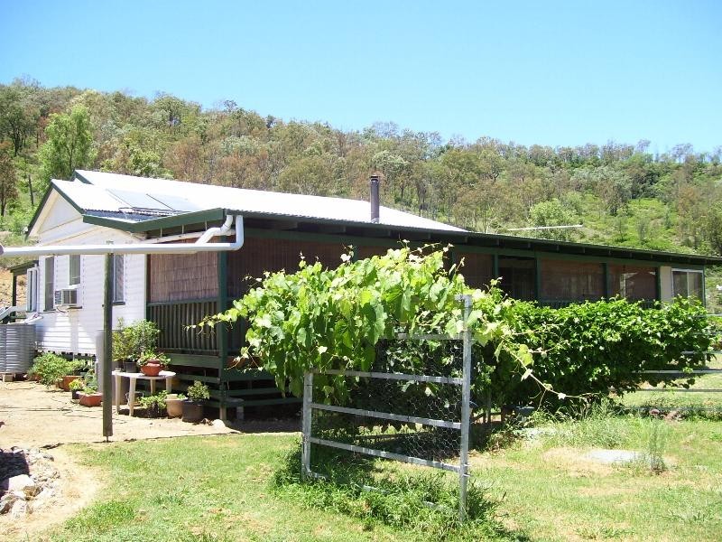 411 Brooklands Pimpinbudgee Rd, Brooklands QLD 4615