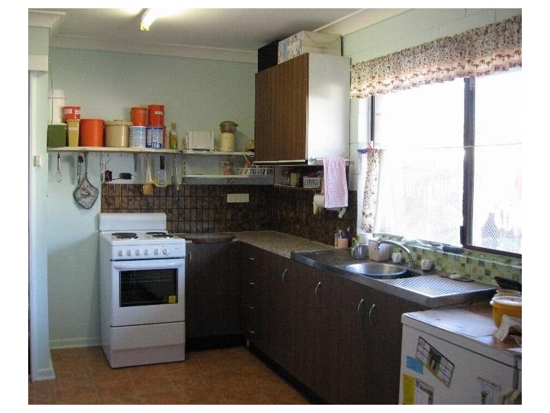 16 Cairns Street, Nanango QLD 4615