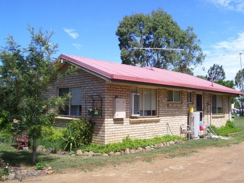 5 Grey Street, Nanango QLD 4615