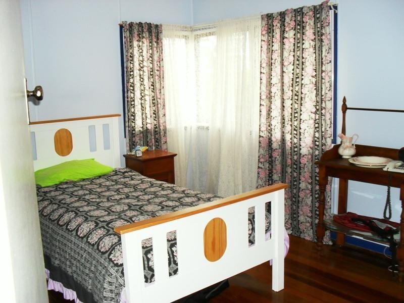 68 Malar Crescent, Nanango QLD 4615