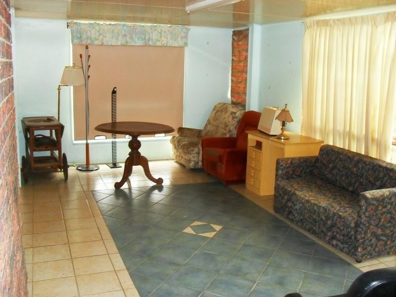 162 Drayton Street, Nanango QLD 4615