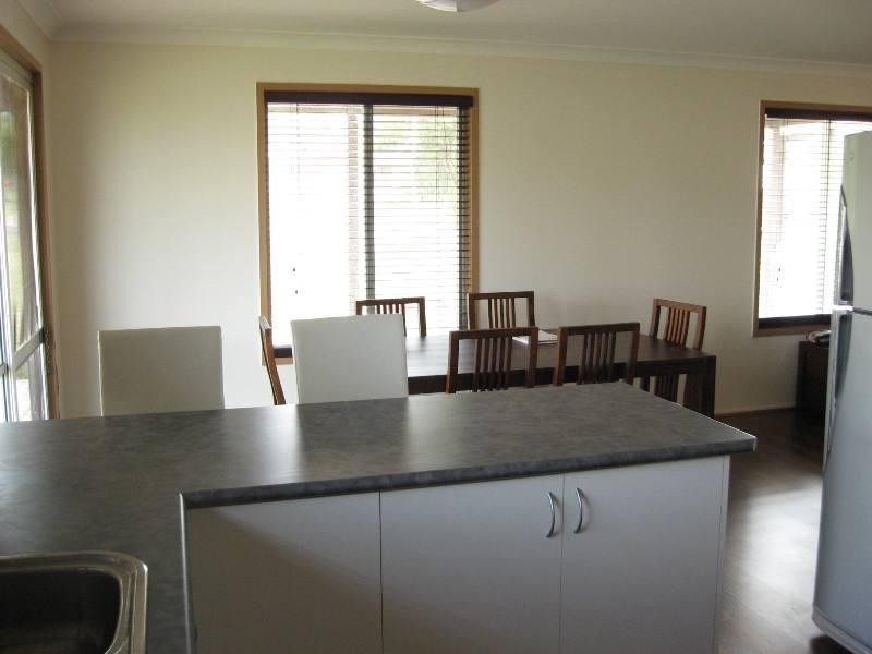 13 Deakin Crescent, Nanango QLD 4615