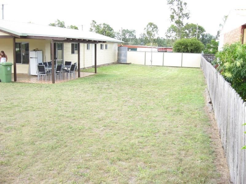 13 Deakin Crescent, Nanango QLD 4615
