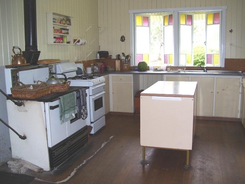 26 Racecourse Road, Nanango QLD 4615