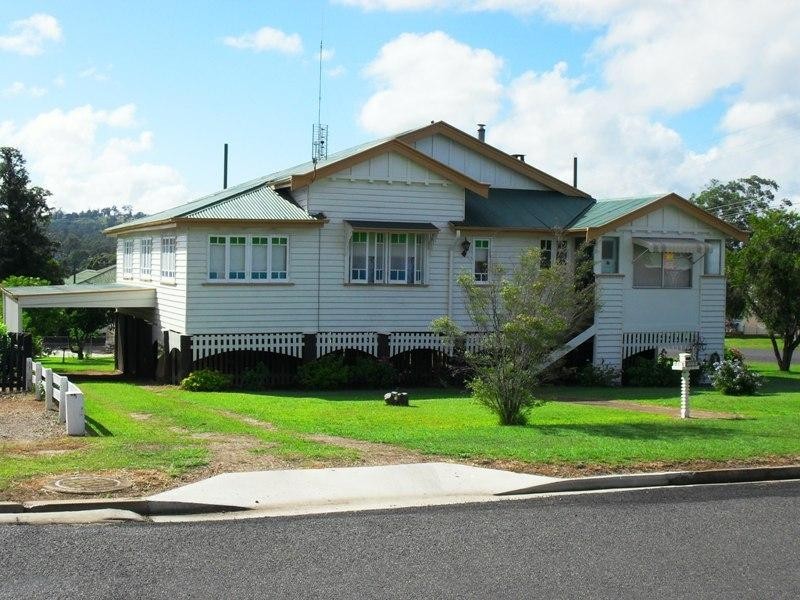 30 Gipps Street, Nanango QLD 4615