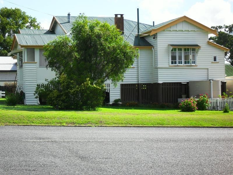 30 Gipps Street, Nanango QLD 4615