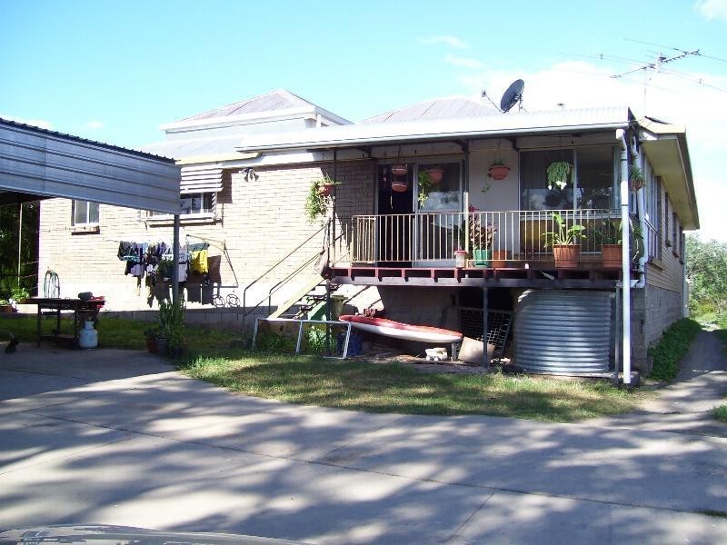 117 Brisbane Street, Nanango QLD 4615