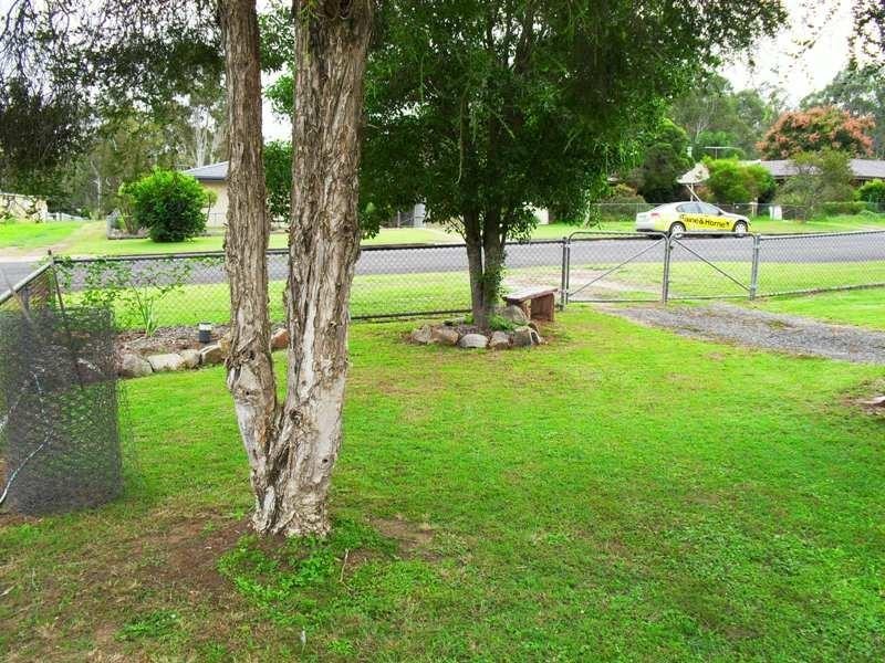 19 Hunter Street, Nanango QLD 4615