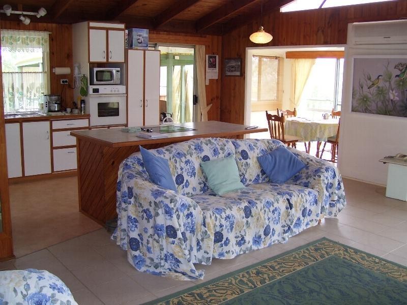 11 Weeronga Place, South Nanango QLD 4615