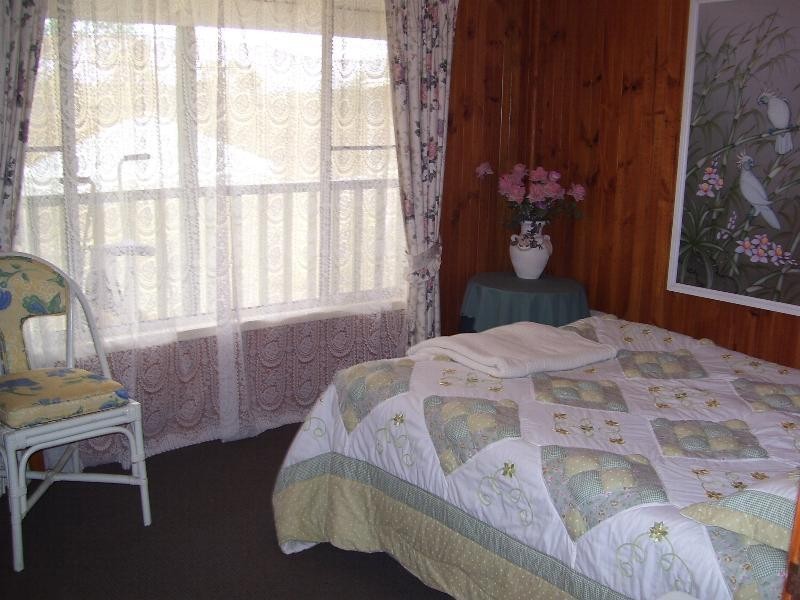 11 Weeronga Place, South Nanango QLD 4615