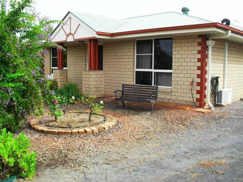 29 Cairns Street, Nanango QLD 4615