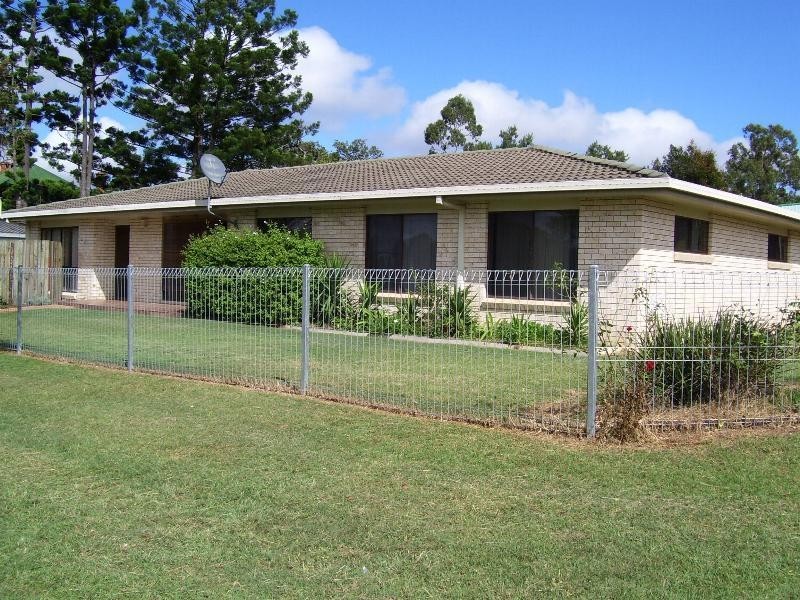 33 Gipps Street, Nanango QLD 4615
