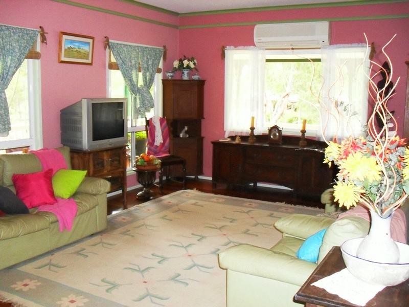 82 Home Street, Nanango QLD 4615