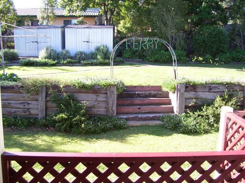 14 Drayton Street, Nanango QLD 4615