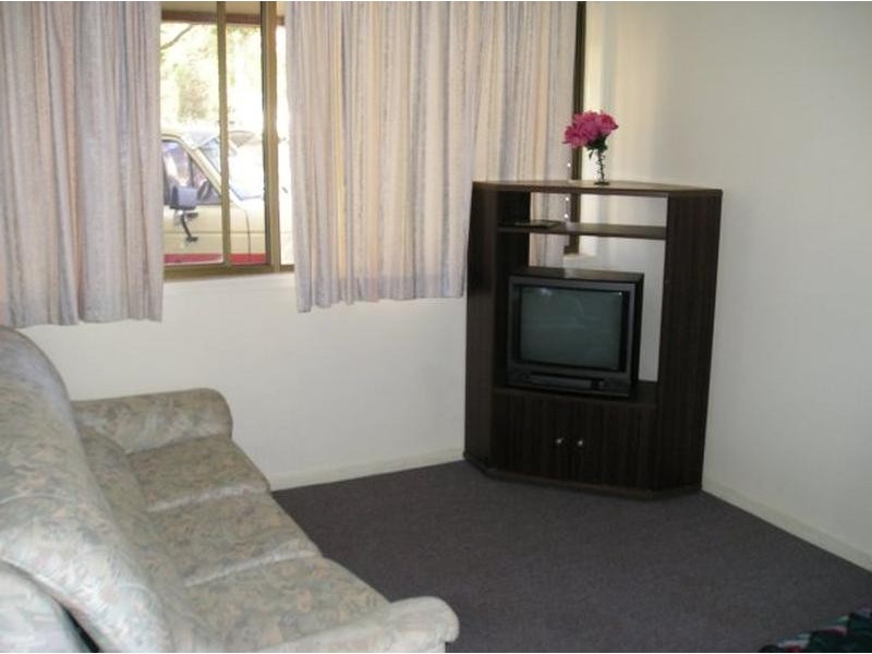 11 Hunter Street, Nanango QLD 4615