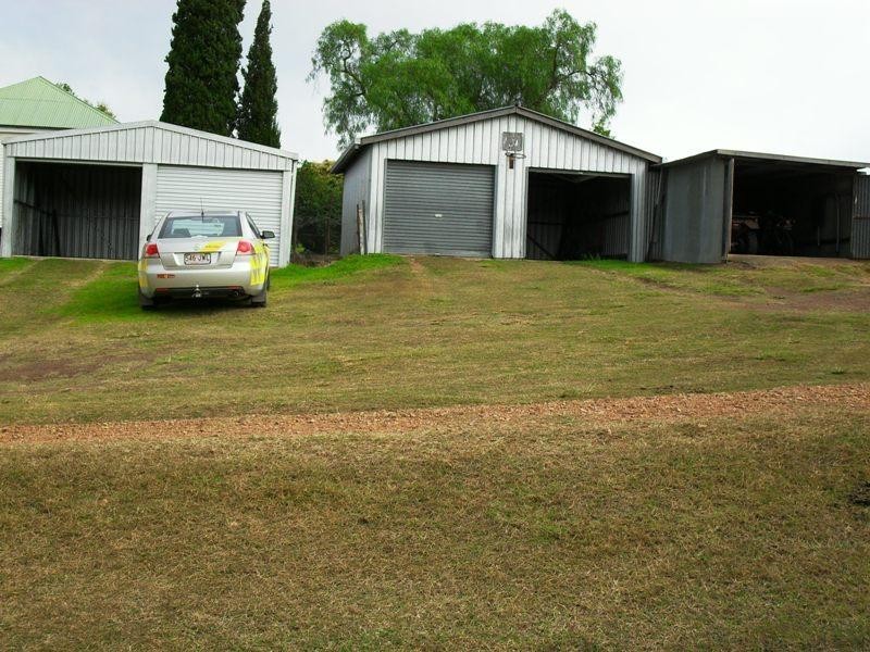 250 Heights Road, Nanango QLD 4615