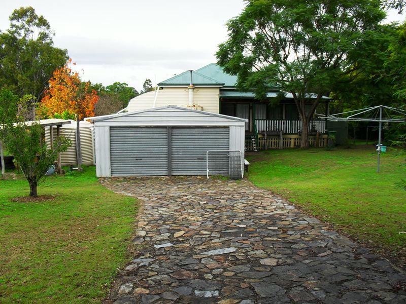 92  Burnett Street, Nanango QLD 4615