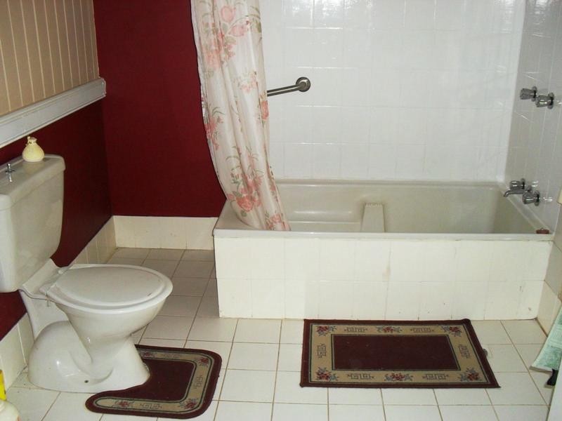 92  Burnett Street, Nanango QLD 4615