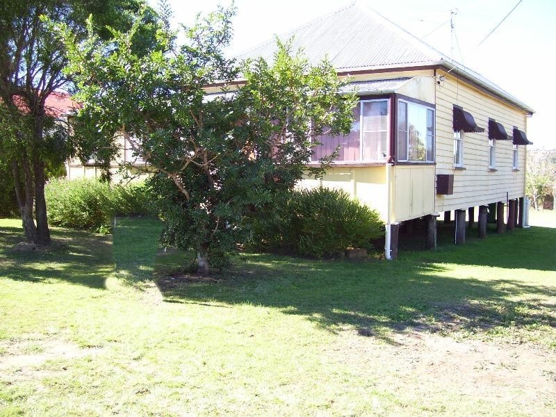 20 Gipps Street, Nanango QLD 4615