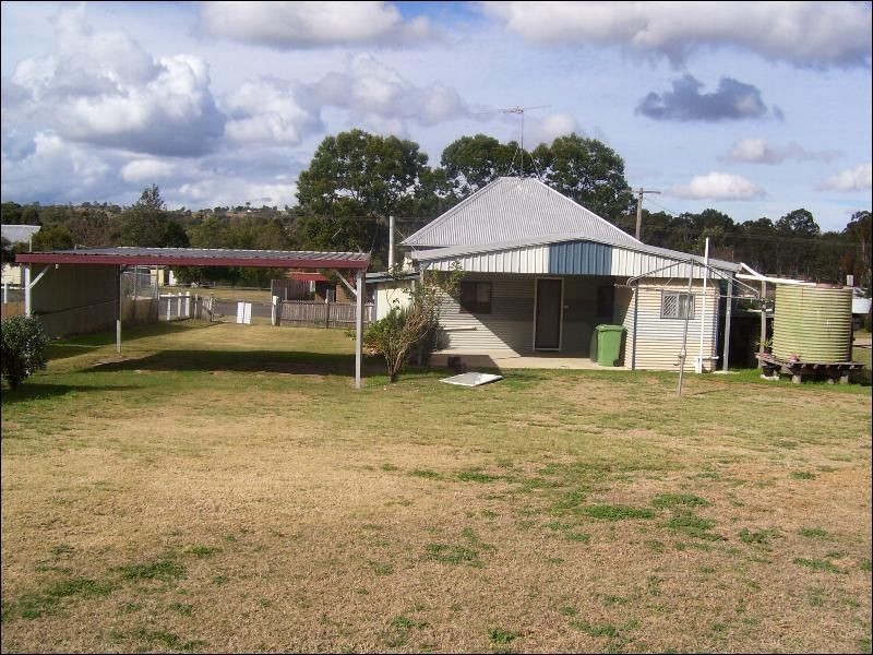 5 Fitzroy Street, Nanango QLD 4615