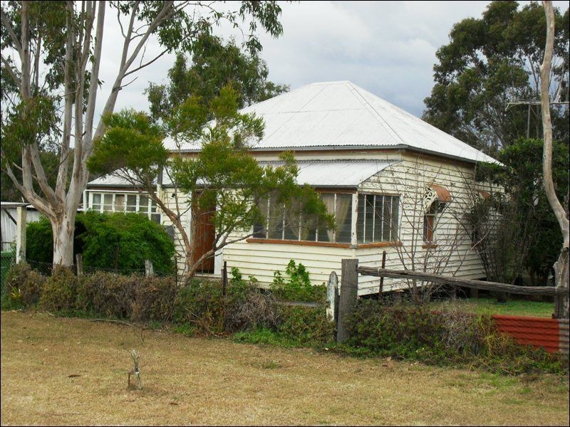 48 Clarence Street, Cooyar QLD 4402