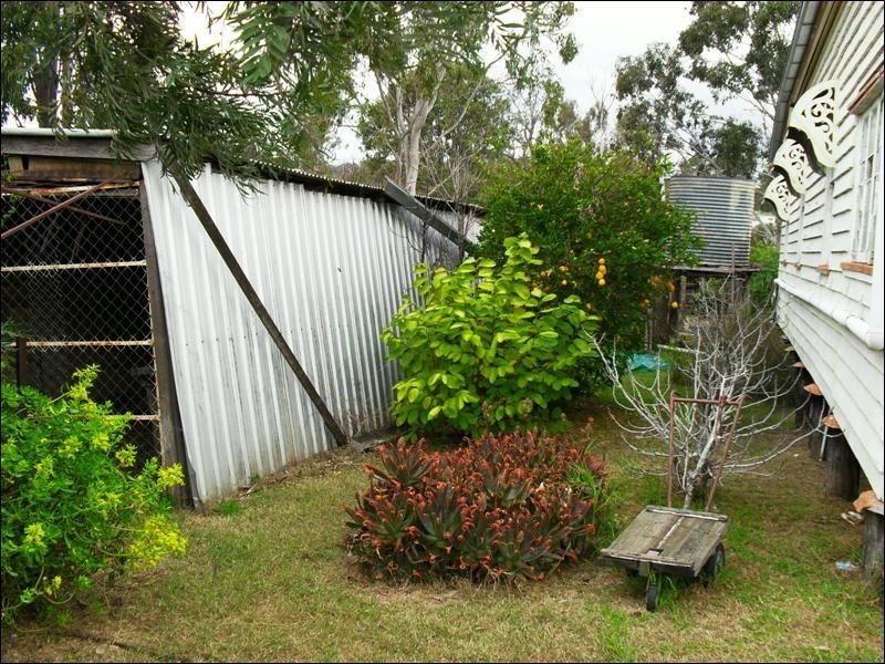 48 Clarence Street, Cooyar QLD 4402