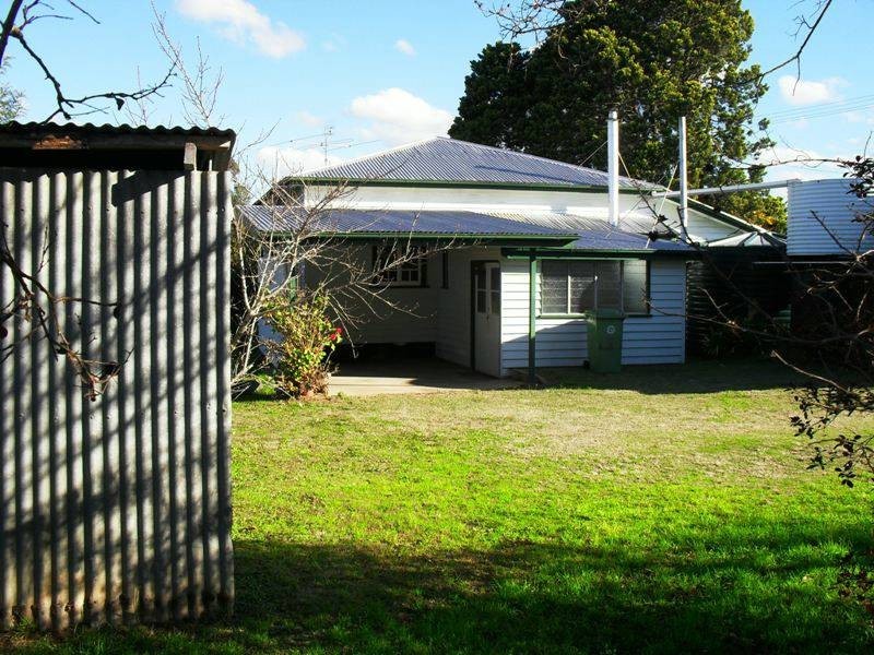 8 Appin Street, Nanango QLD 4615