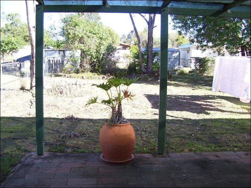 5 Deakin Crescent, Nanango QLD 4615