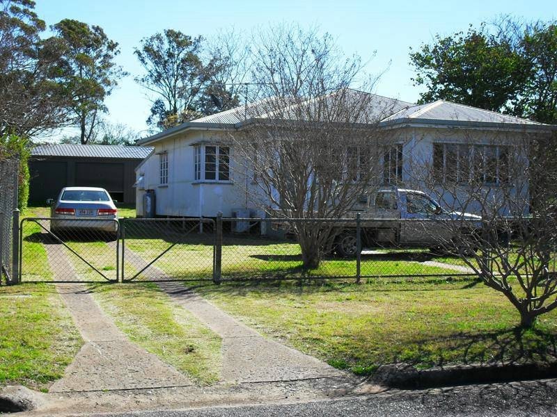 51 Chester Street, Nanango QLD 4615