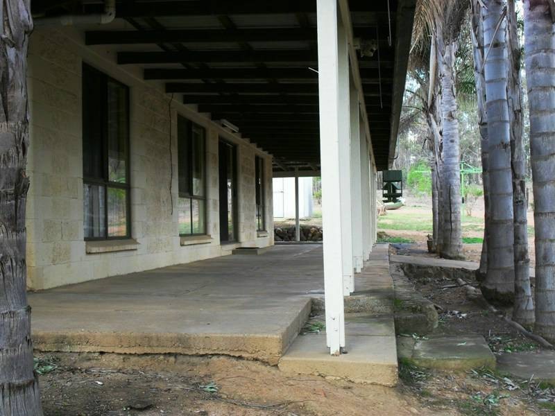 234 Malar Crescent, Nanango QLD 4615