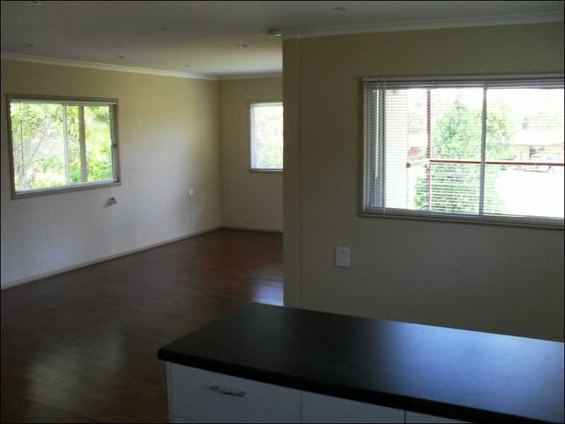 34 Deakin Crescent, Nanango QLD 4615