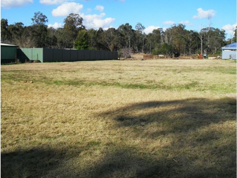 8 Wickham Street, Nanango QLD 4615