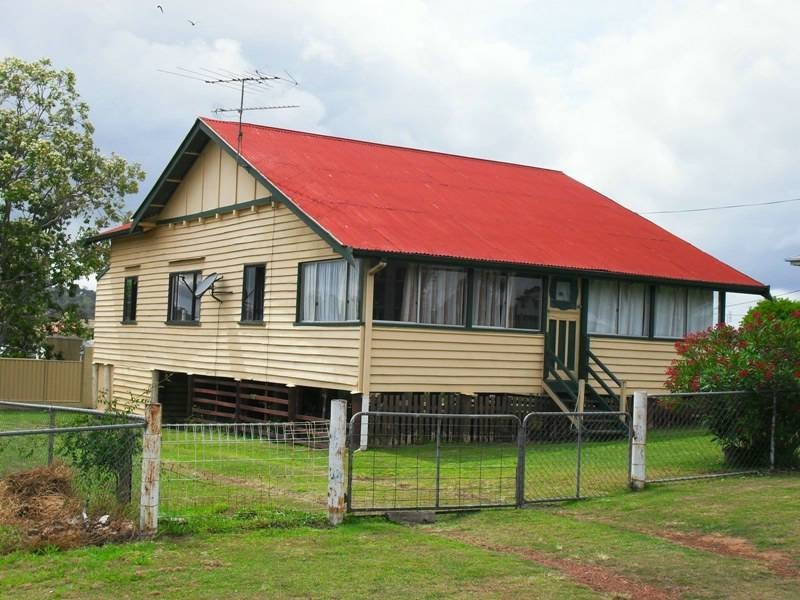 48 Gipps Street, Nanango QLD 4615