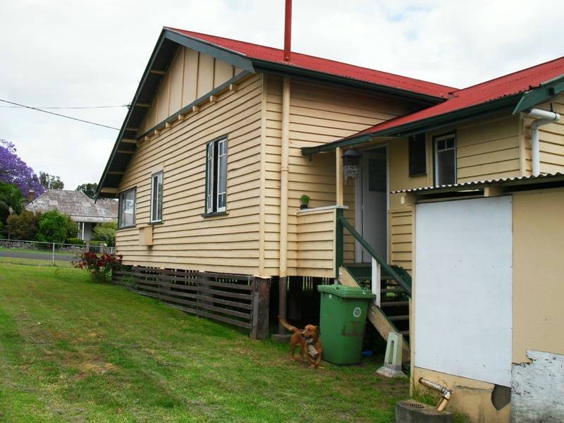 48 Gipps Street, Nanango QLD 4615