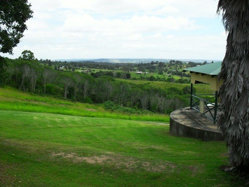 43 North kerton Road, Nanango QLD 4615