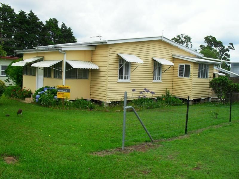 14 James Street, Blackbutt QLD 4306