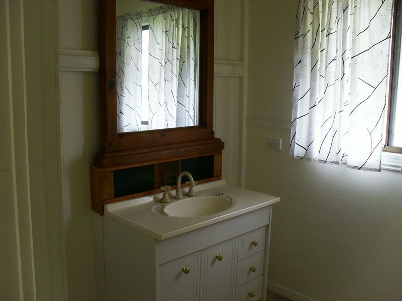 14 James Street, Blackbutt QLD 4306