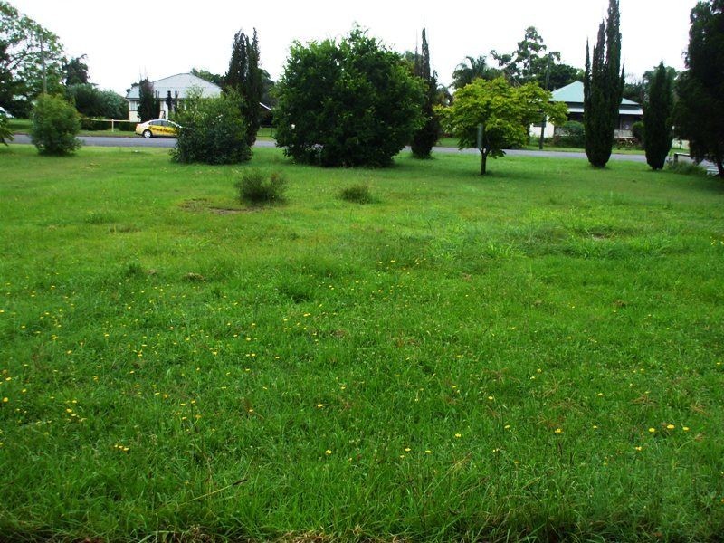 62 Gipps Street, Nanango QLD 4615