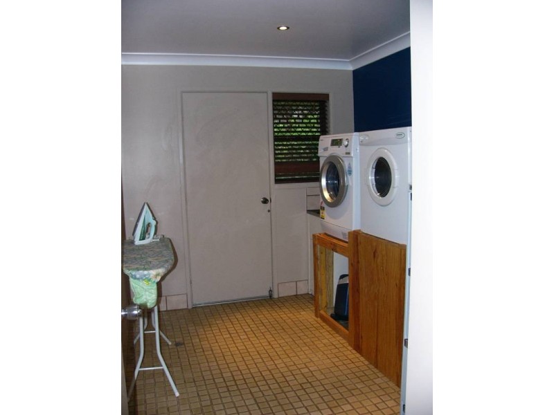 6 Lee Court, Nanango QLD 4615