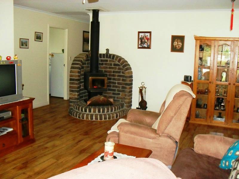20 Hay Street, Nanango QLD 4615