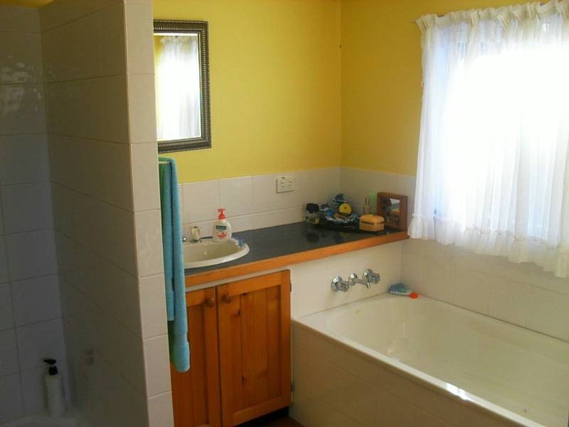 89 Calvert Road, Nanango QLD 4615