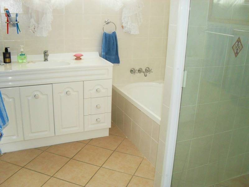 1 Kingaroy Road, Nanango QLD 4615