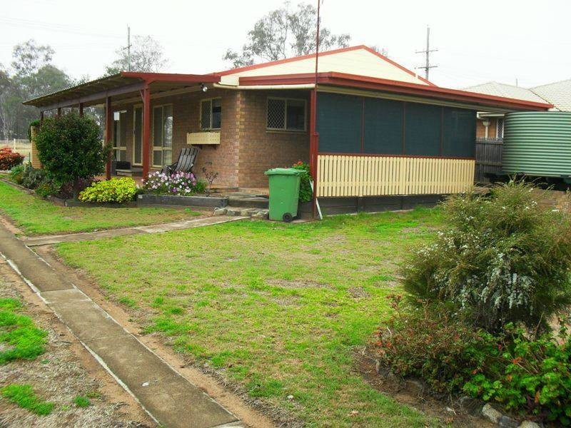 27 Normanby Street, Nanango QLD 4615