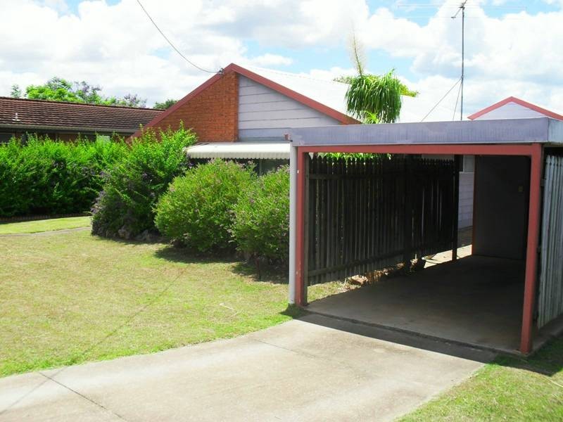 4 Corbett Street, Nanango QLD 4615