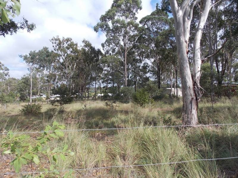 33 Home Street, Nanango QLD 4615